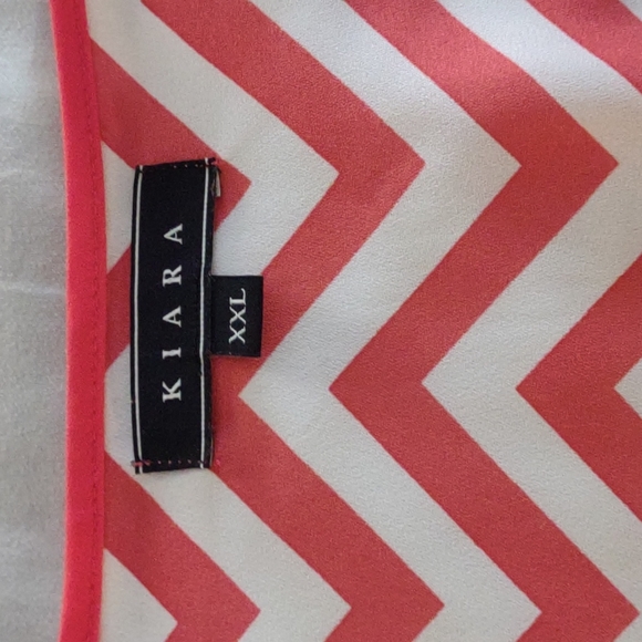 Kiara Chevron blouse - Picture 2 of 4